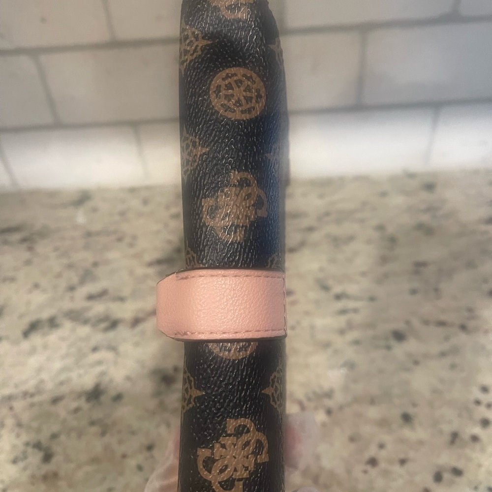 GUESS BRIANA WRISTLET WALLET with Gold Accents - Picture 6 of 8